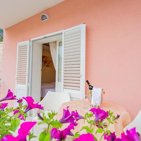 Baska Voda Apartments - Steps From The Beach, Free Parking, Central Location Екстериор снимка