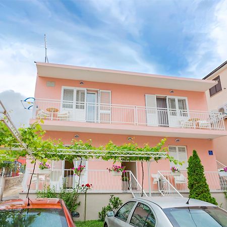 Baska Voda Apartments - Steps From The Beach, Free Parking, Central Location Екстериор снимка