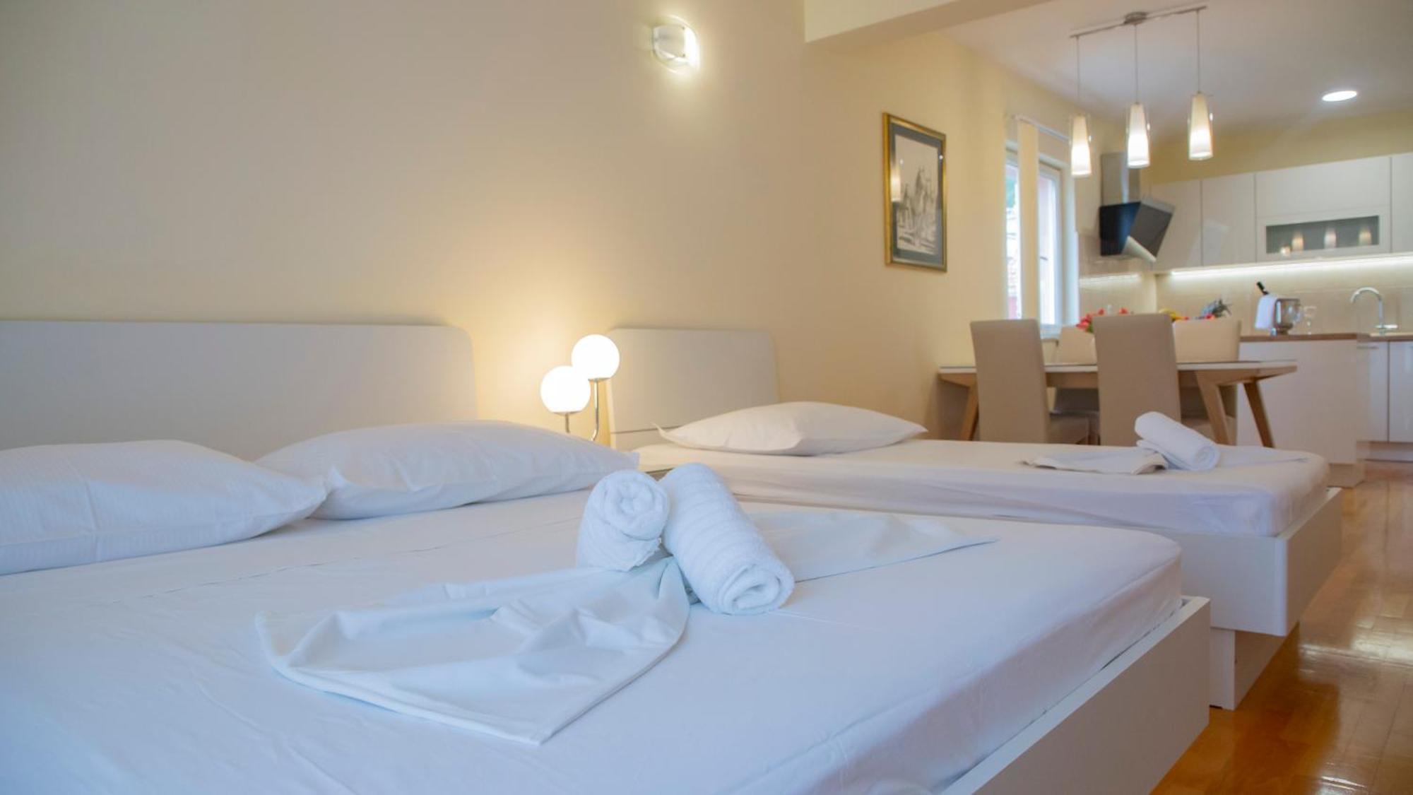 Baska Voda Apartments - Steps From The Beach, Free Parking, Central Location Екстериор снимка