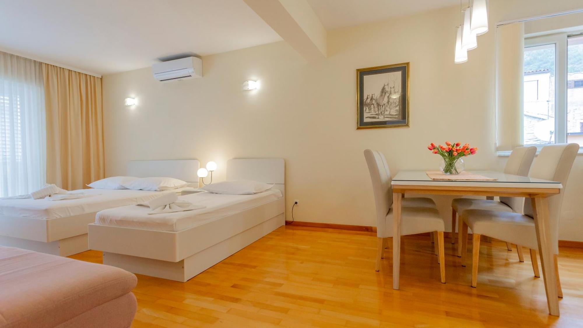 Baska Voda Apartments - Steps From The Beach, Free Parking, Central Location Екстериор снимка