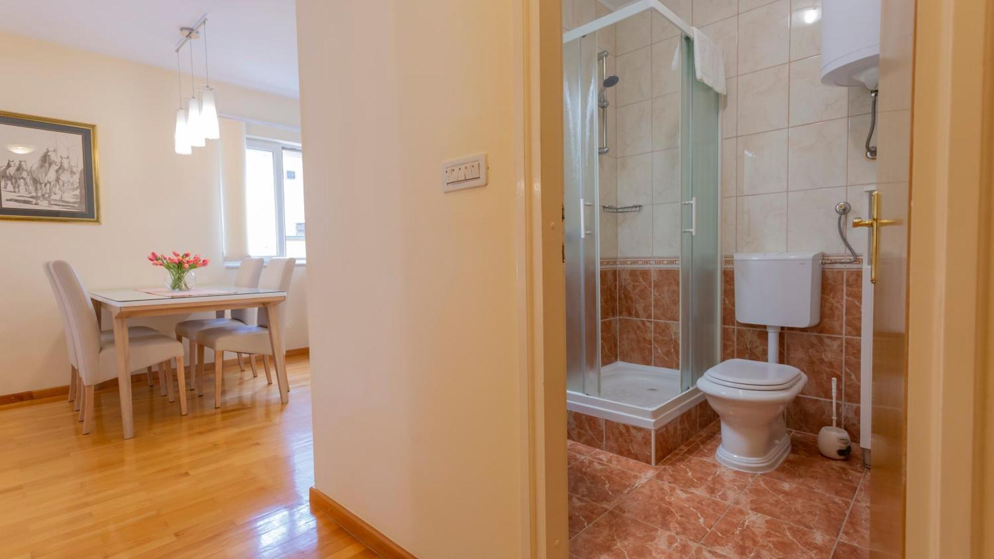 Baska Voda Apartments - Steps From The Beach, Free Parking, Central Location Екстериор снимка