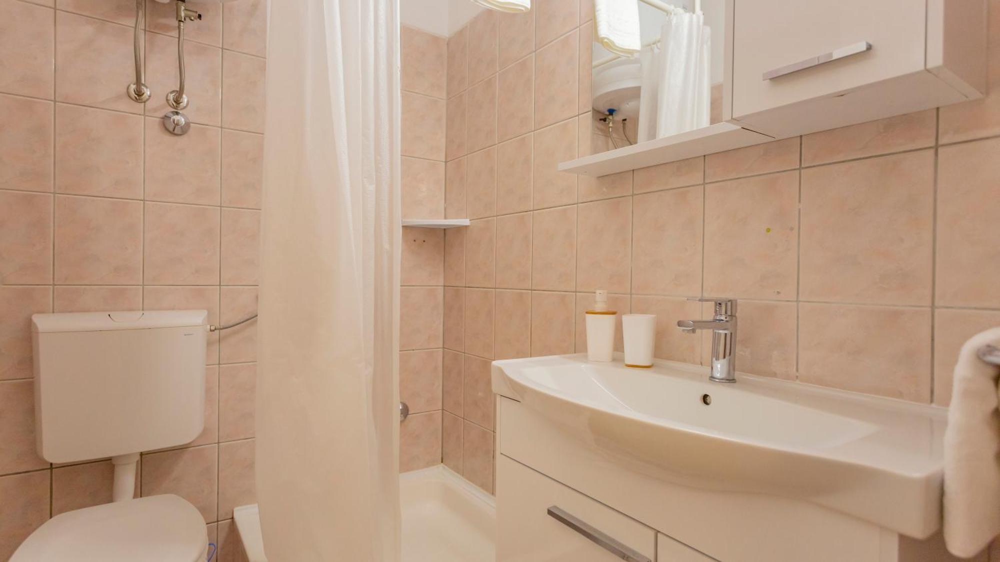 Baska Voda Apartments - Steps From The Beach, Free Parking, Central Location Екстериор снимка
