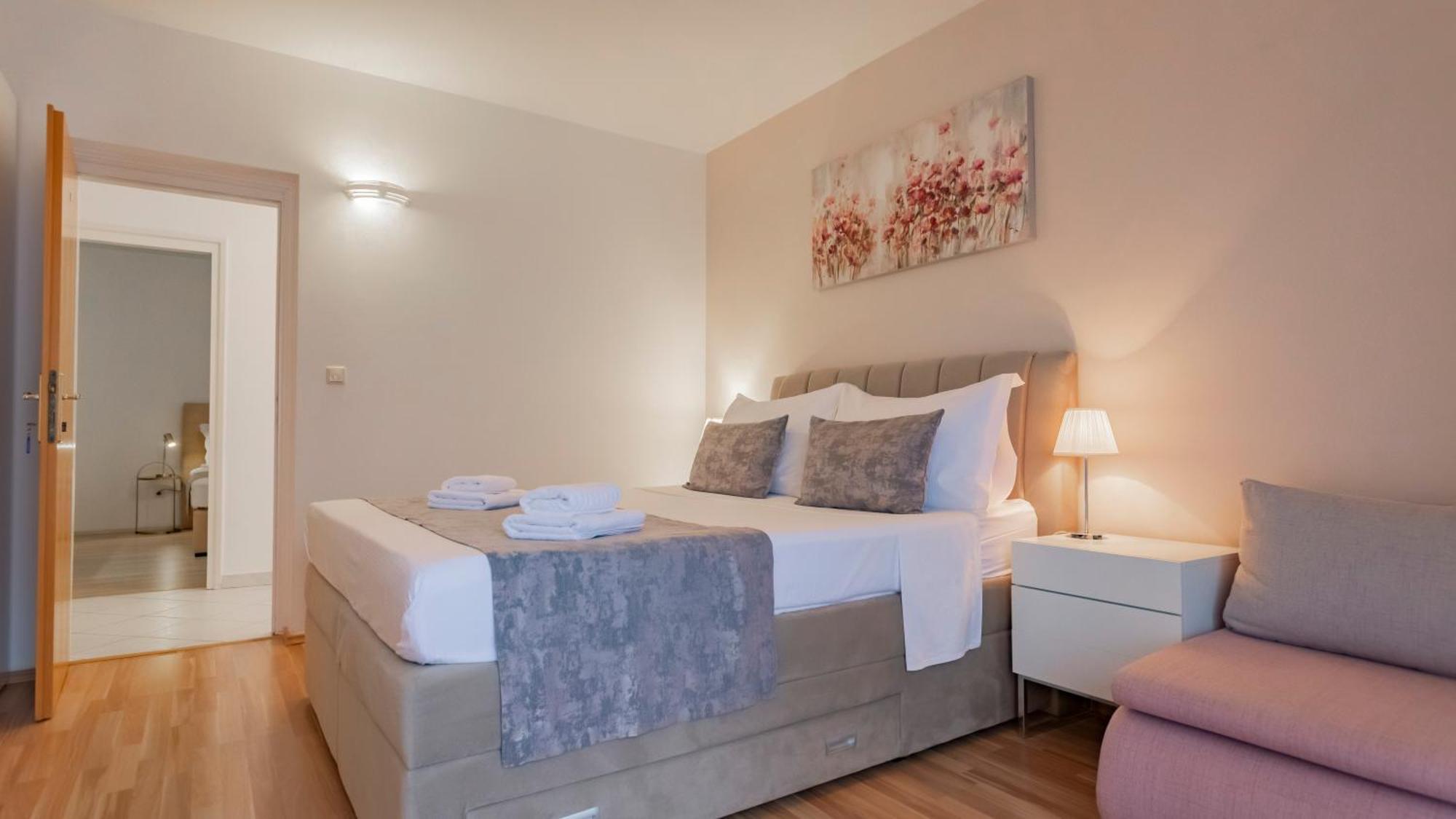 Baska Voda Apartments - Steps From The Beach, Free Parking, Central Location Екстериор снимка