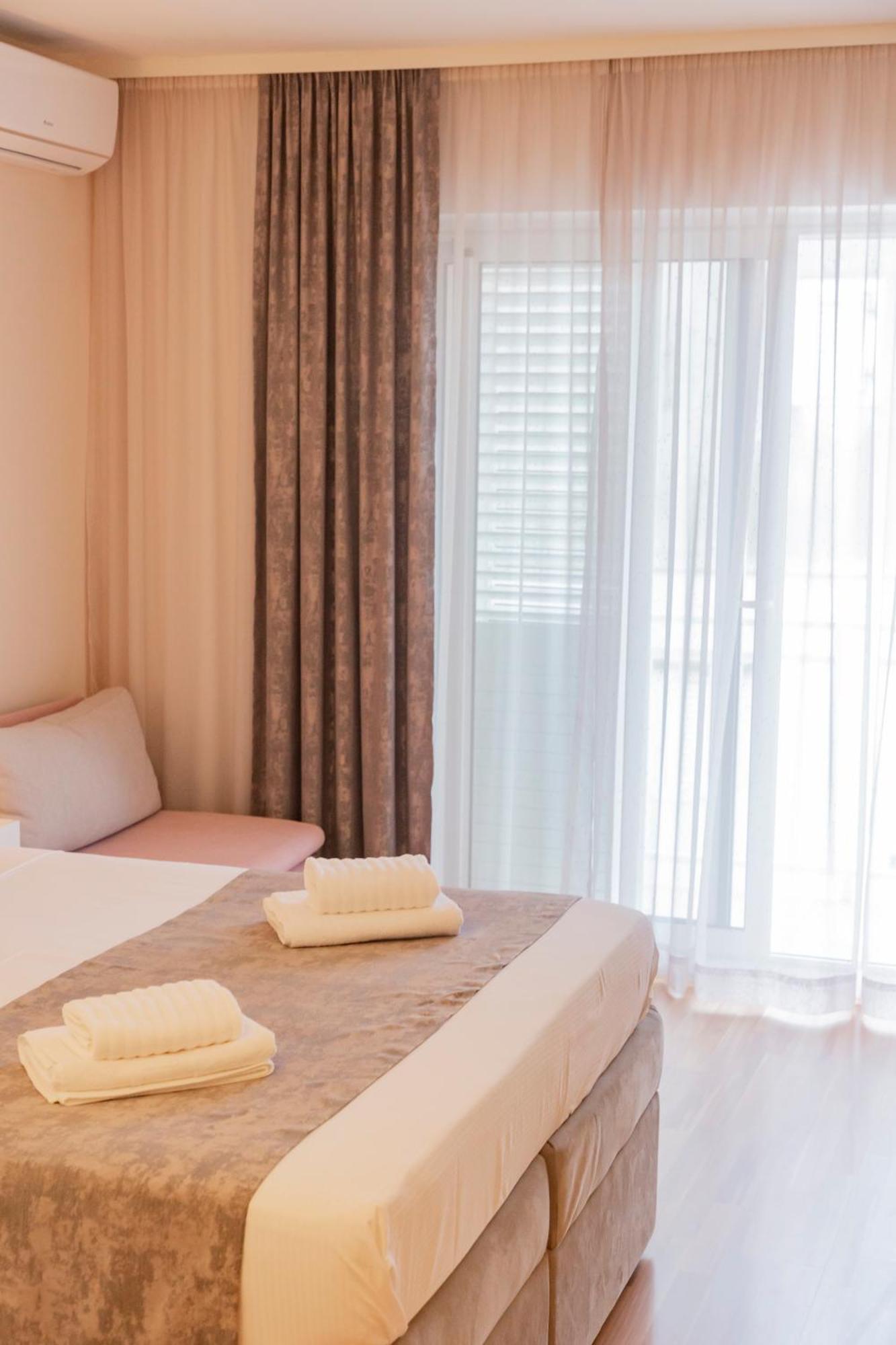 Baska Voda Apartments - Steps From The Beach, Free Parking, Central Location Екстериор снимка